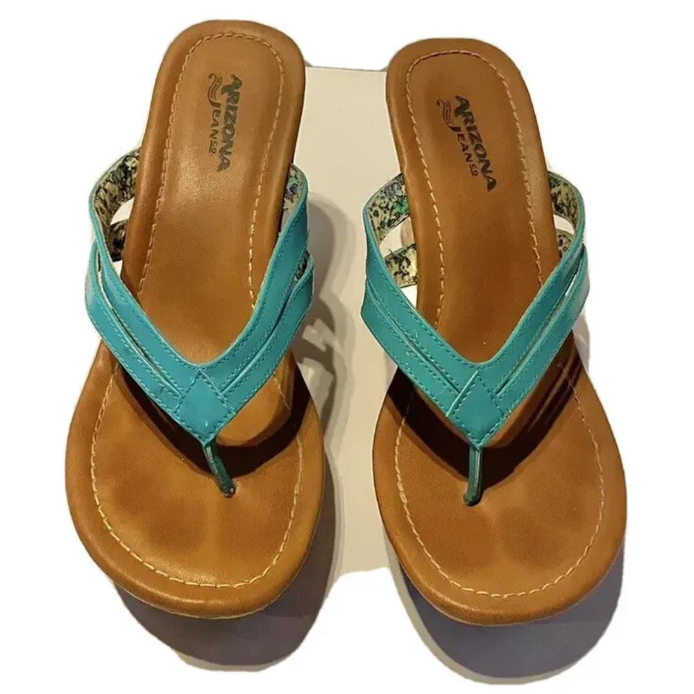 Arizona Jeans Aqua Blue/Floral Wedge Thong Sandal. Size 7.5